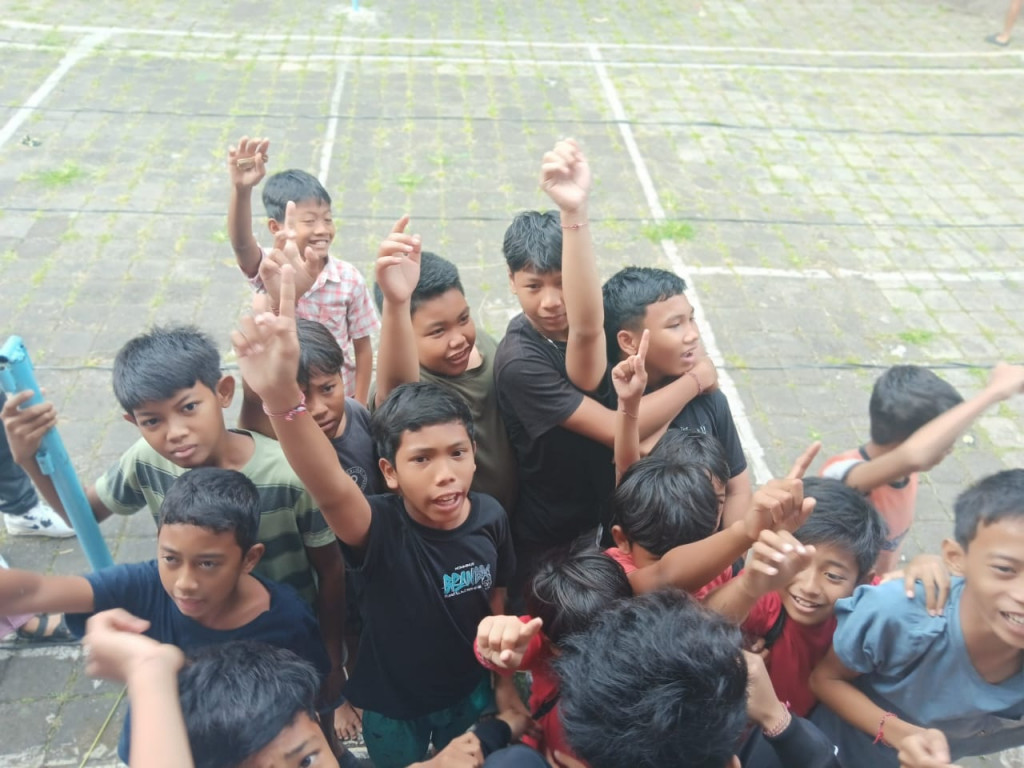 Antusias Anak-Anak Perumahan Pegending Permai Ikuti Lomba Tradisi Kemerdekaan